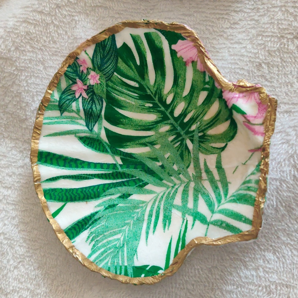 Handmade shell dish & soap - Picture 2 of 3